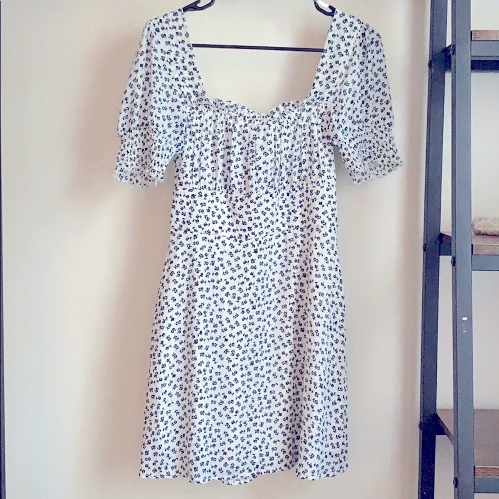 Blouse dress with blue flowers